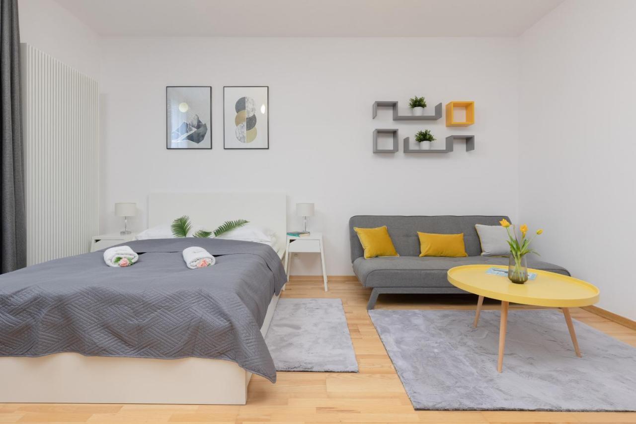 Warsaw Wola Apartment Near Nocny Market By Noclegi Renters Buitenkant foto